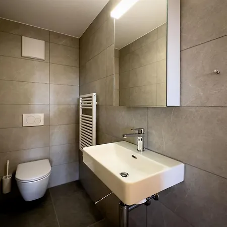 Lohner - Eg Appartement-fewo- Dusche- Wc- 3 Schlafraeume By Interhome